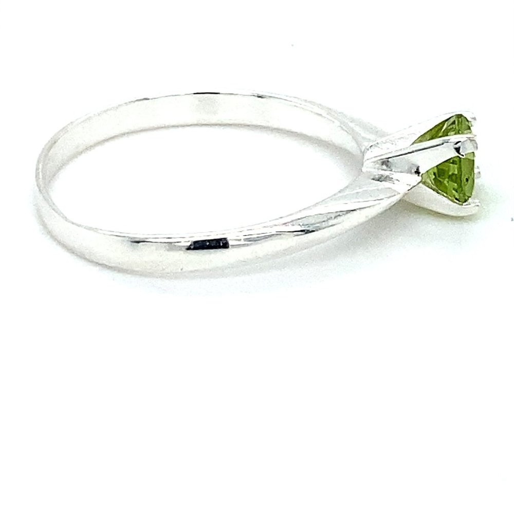 Peridot 1.40ct Platinum Finish Solid Silver Ring - Picture 3 of 6